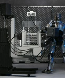 Letter U Costumes Ultimate Battle Damaged RoboCop With Chair - 7